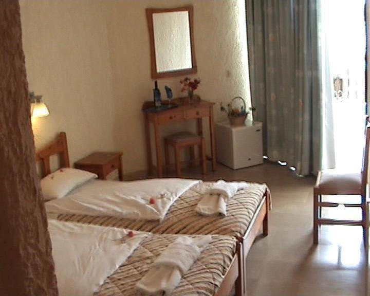 Alkionis 3* Moraḯtika